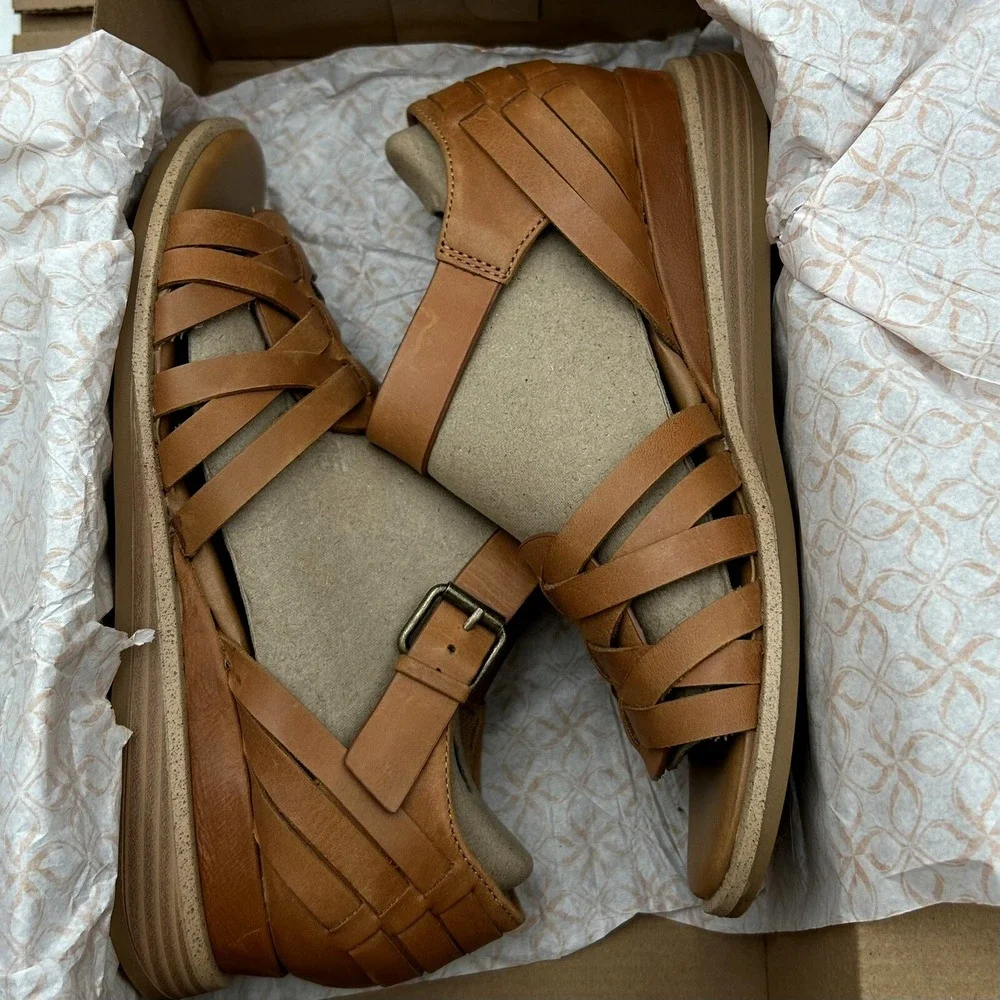 Comfortiva Marina Women's Leather Wedge Sandal‎ Size 8 Wide Brown Open Toe Shoes